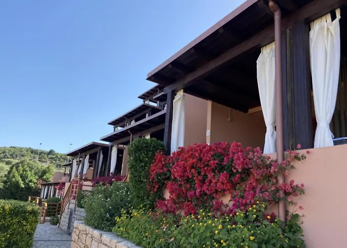 Charming Coastal In Sardinia アパート カンニジョネ